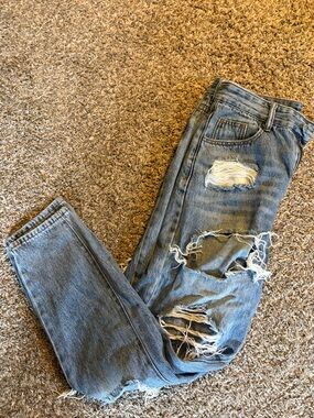 SHEIN Men's Light Blue Distressed Slim Straight Jeans